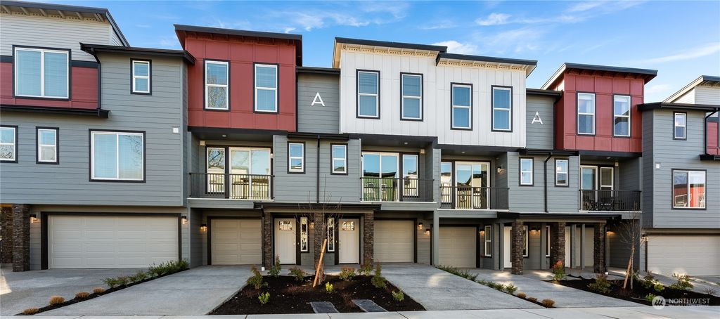 Photo of 3123 148th Street SW #D4, Lynnwood, WA 98087 (MLS # 2045781)