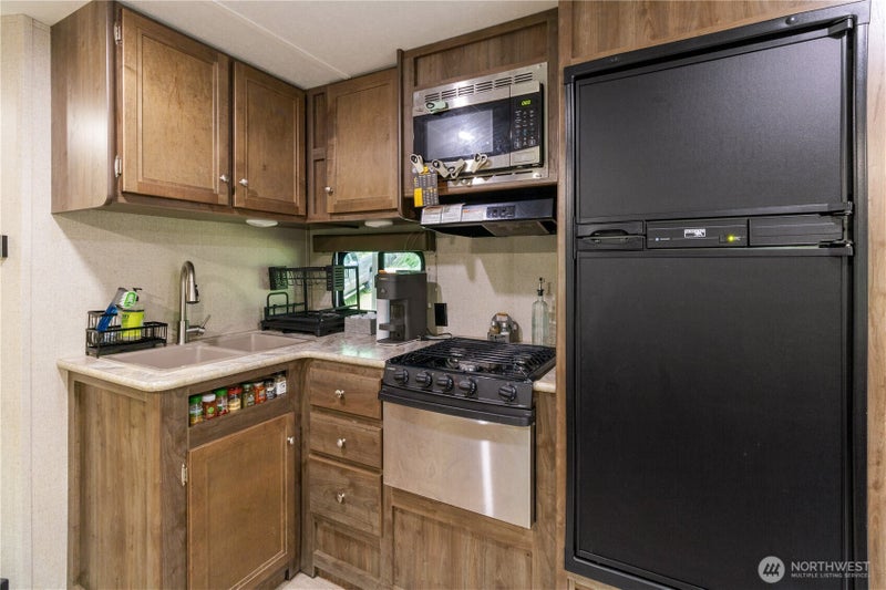 11 N Kitsap Place N