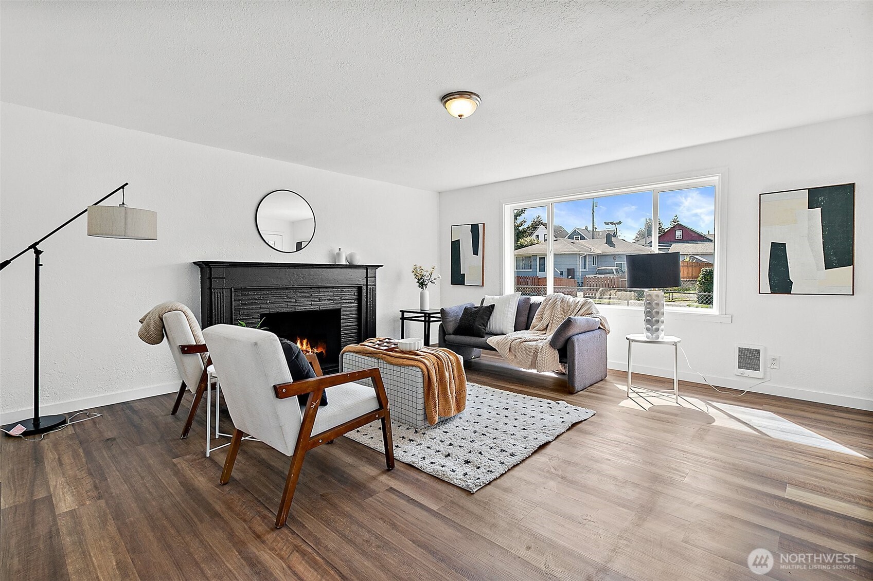 3569 E I Street