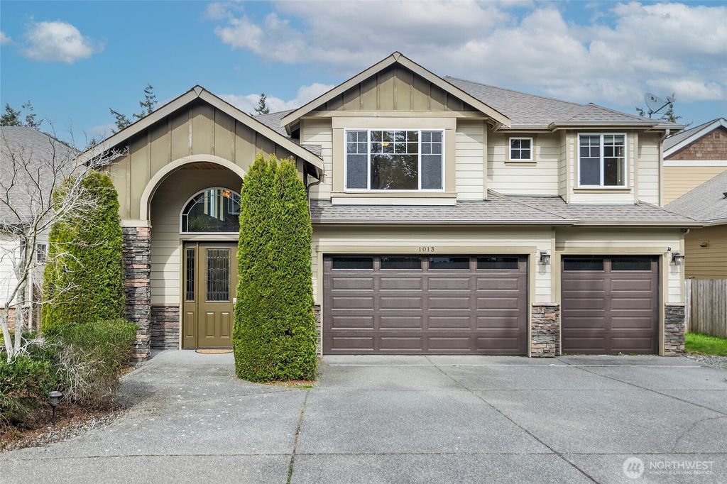 Photo of 1013 Campbell Avenue, Mukilteo, WA 98275 (MLS # 2346136)