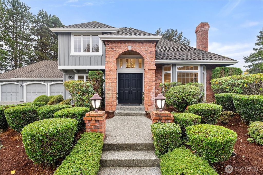 Photo of 17105 SE 47th Court, Bellevue, WA 98006 (MLS # 2478543)