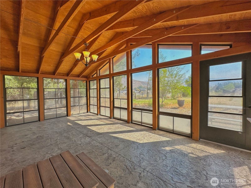 1211 Hughes Lane