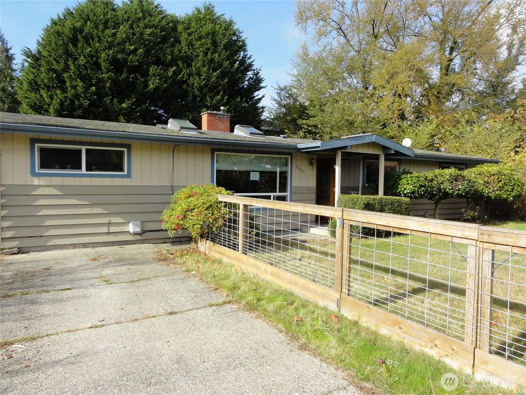 Photo of 28821 18th Avenue S, Federal Way, WA 98003 (MLS # 2455143)