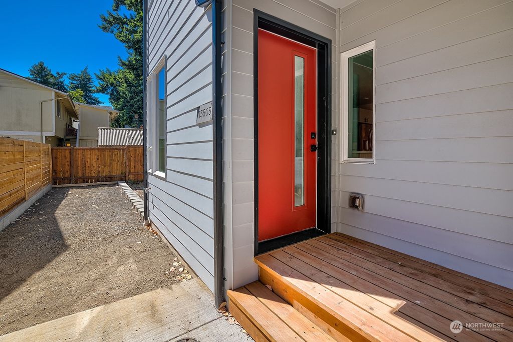 Photo of 13505 B Meridian Avenue N, Seattle, WA 98133 (MLS # 2070062)