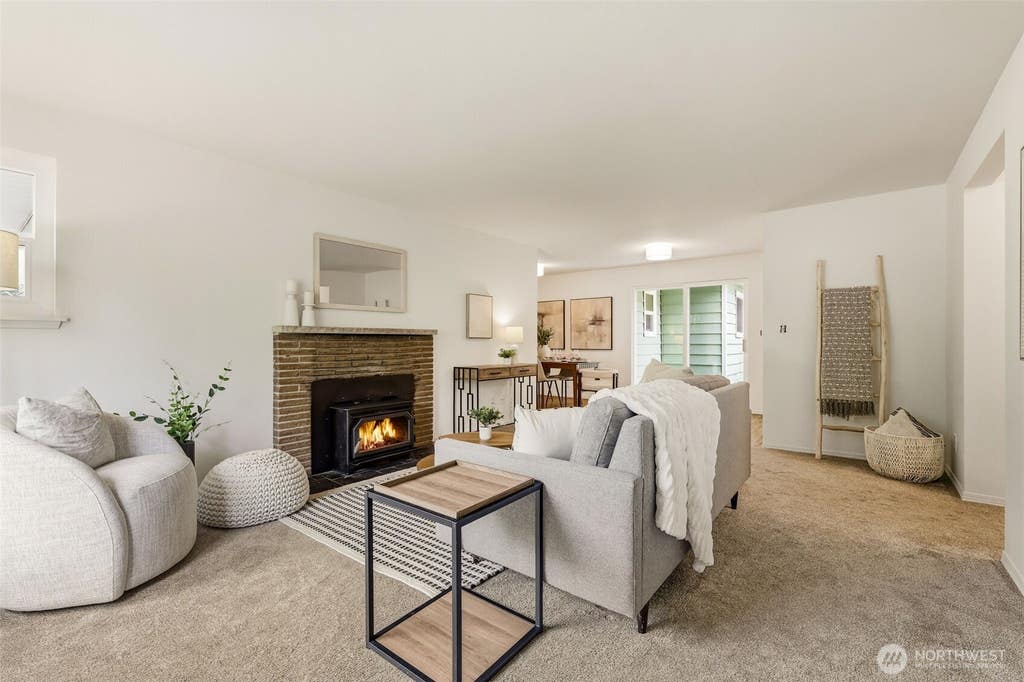 Photo of 20211 24th Avenue NE, Shoreline, WA 98155 (MLS # 2540495)