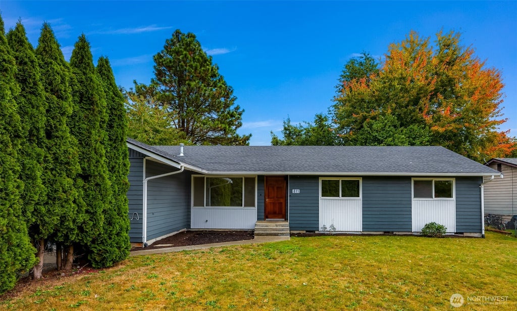 Photo of 811 Bingham Place, Sedro Woolley, WA 98284 (MLS # 2588828)