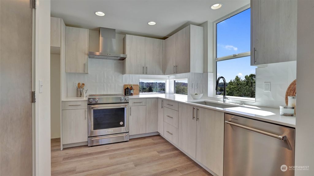 Photo of 2913 S Dearborn Street, Seattle, WA 98144 (MLS # 2062888)