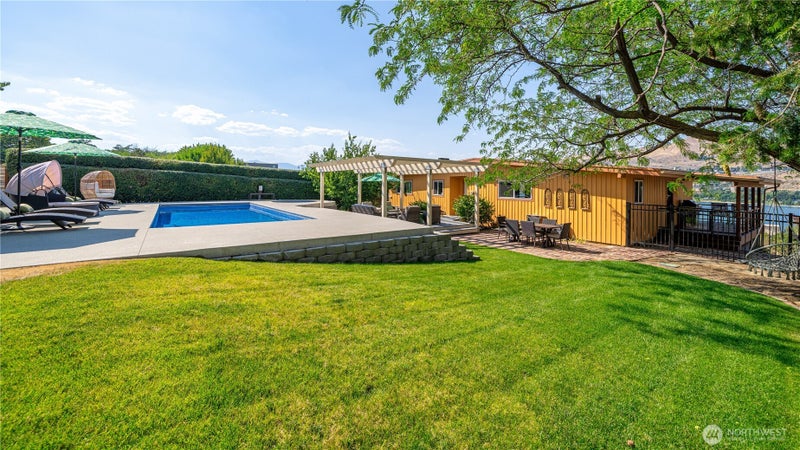 621 Mountain View Dr