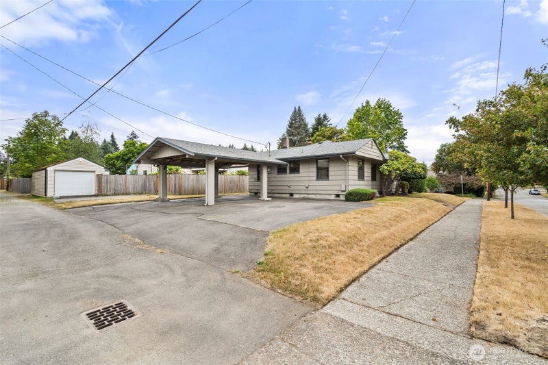 1719 8th Avenue SW