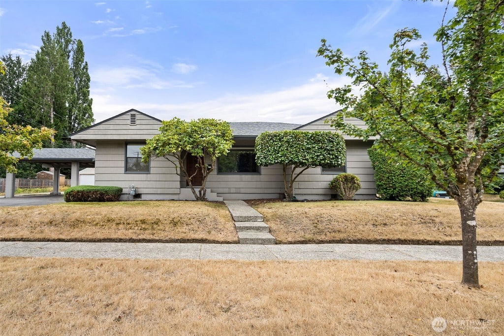 Photo of 1719 8th Avenue SW, Olympia, WA 98502 (MLS # 2567180)