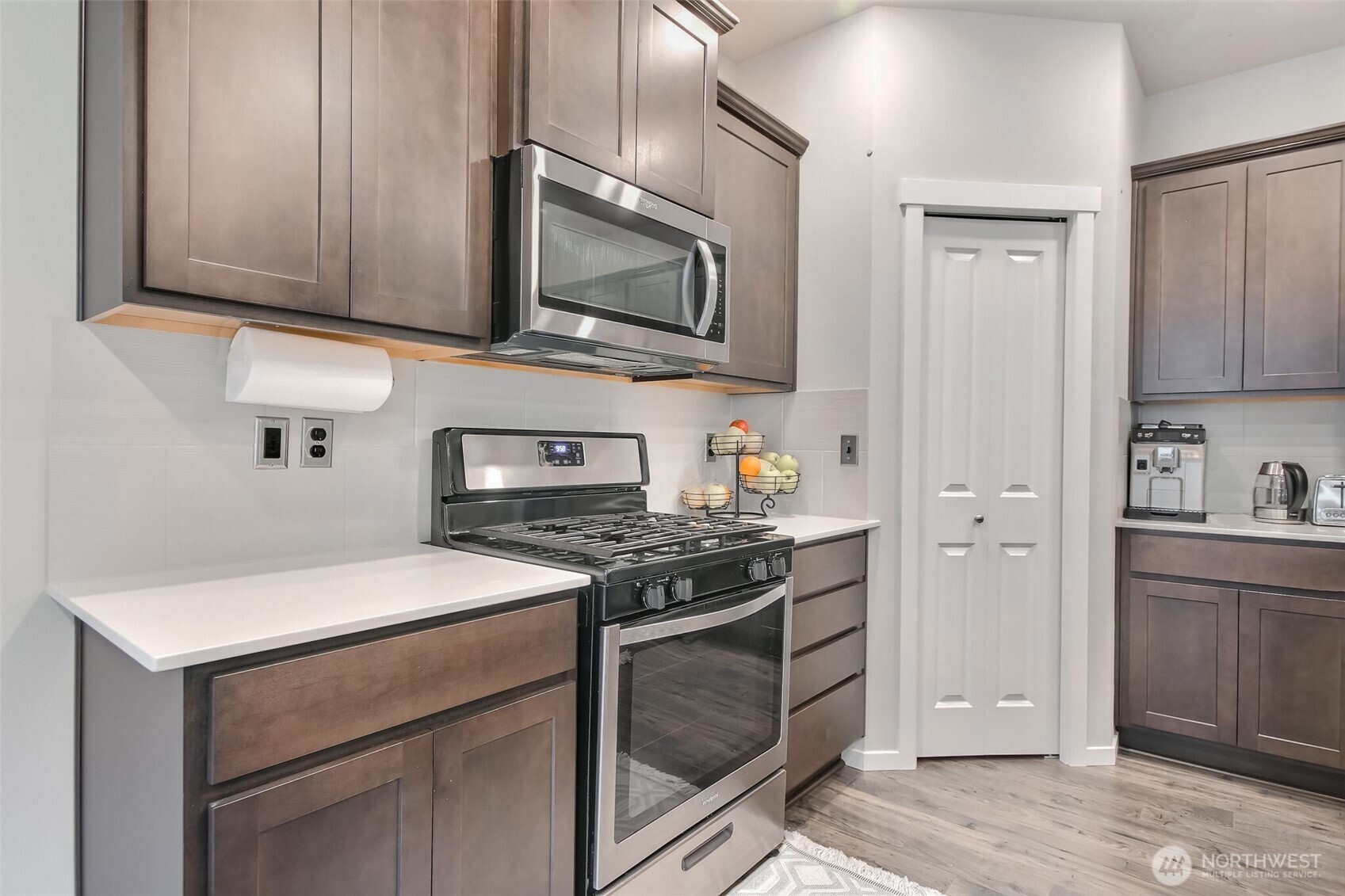 Edgewood, Washington 98371, United States, 4 Bedrooms Bedrooms, ,3 BathroomsBathrooms,Residential,Active,93415