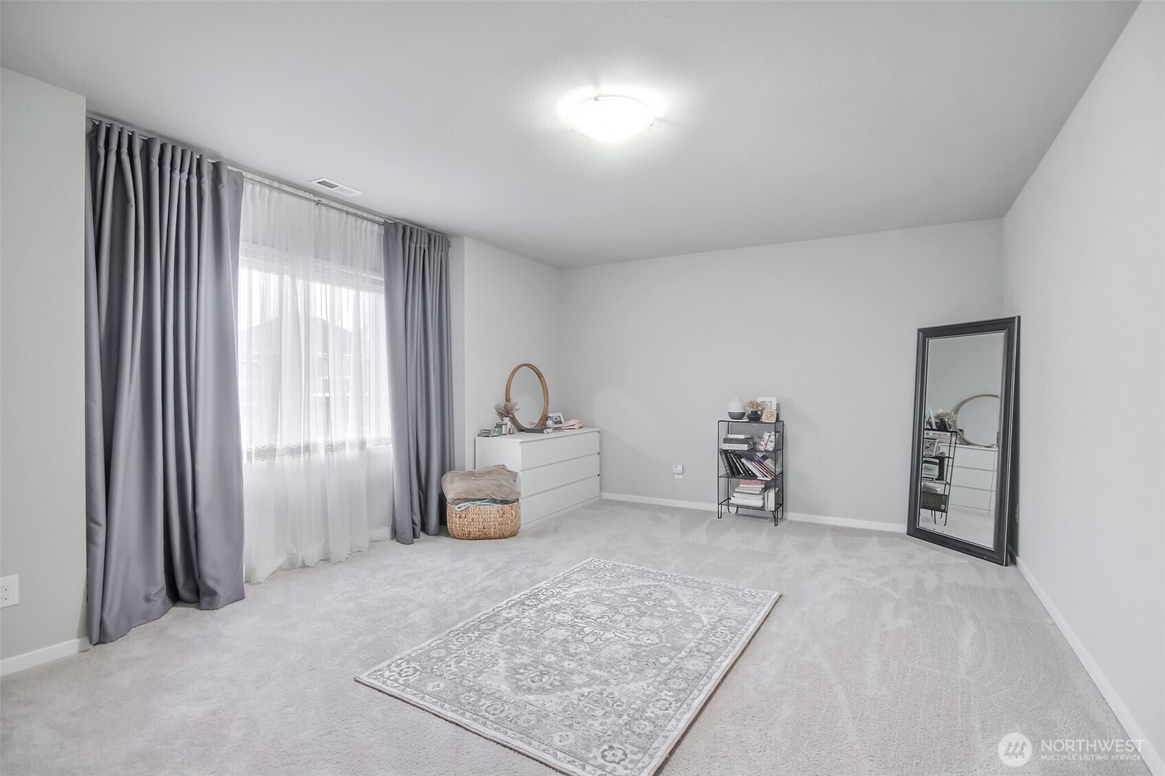 Edgewood, Washington 98371, United States, 4 Bedrooms Bedrooms, ,3 BathroomsBathrooms,Residential,Active,93415