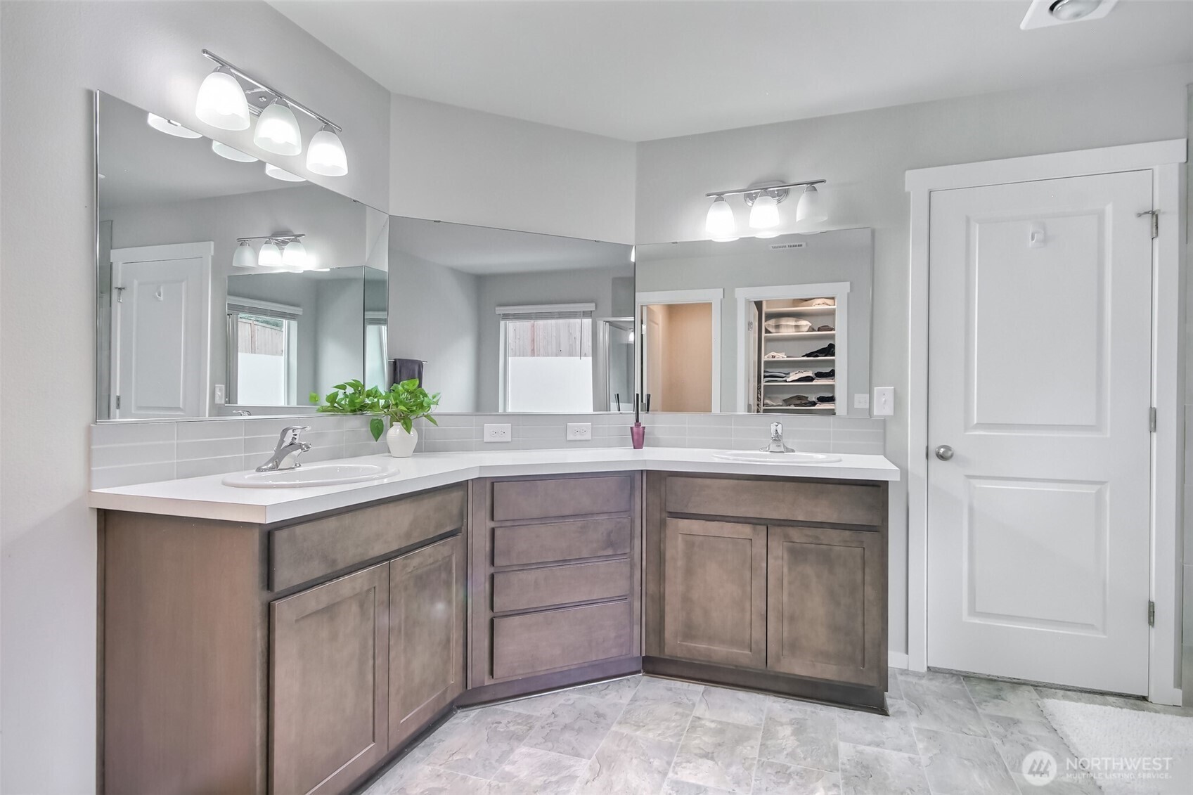 Edgewood, Washington 98371, United States, 4 Bedrooms Bedrooms, ,3 BathroomsBathrooms,Residential,Active,93415