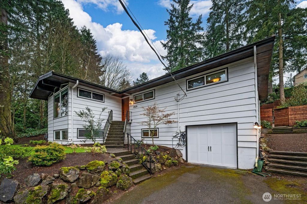 Photo of 13525 4th Avenue NE, Seattle, WA 98125 (MLS # 2496827)