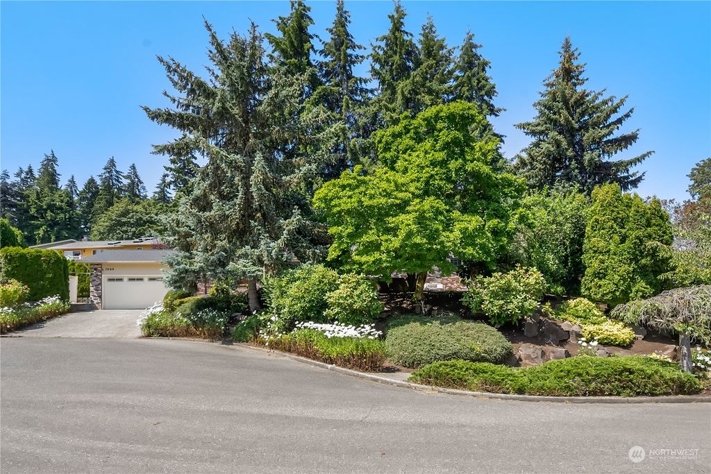 Photo of 7009 142nd Place NE, Redmond, WA 98052 (MLS # 2265647)