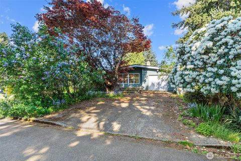Photo of 418 111th Avenue SE, Bellevue, WA 98004 (MLS # 2518085)