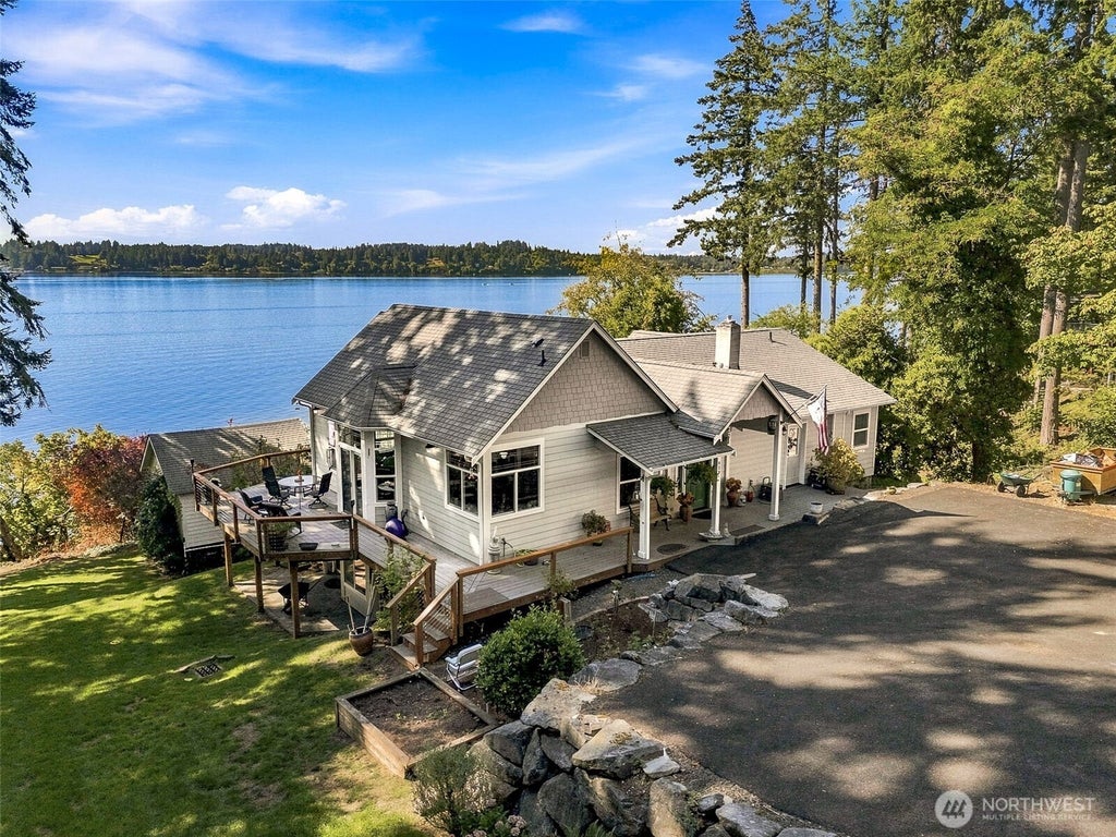 Photo of 420 35th Avenue NE, Olympia, WA 98506 (MLS # 2580758)