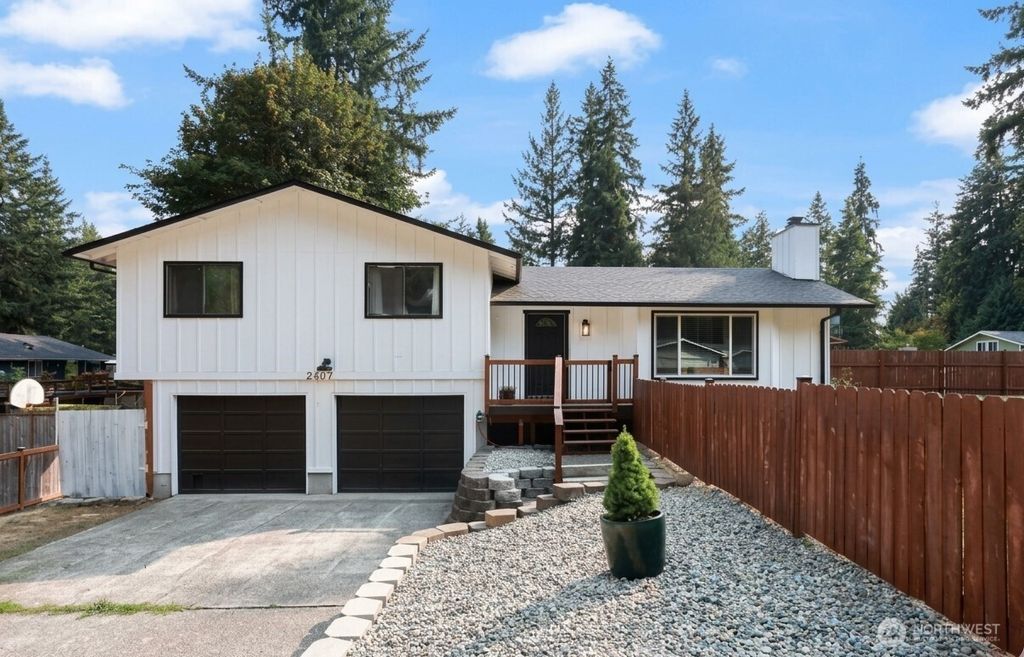 Photo of 8407 Lake Forest Drive SE, Olympia, WA 98503 (MLS # 2512915)