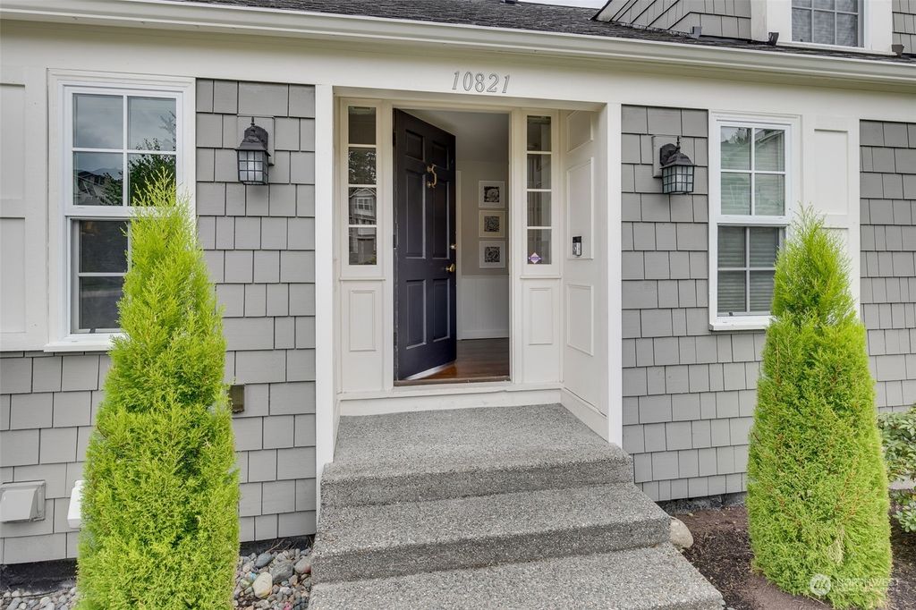 Photo of 10821 NE 190th Place, Bothell, WA 98011 (MLS # 2156418)