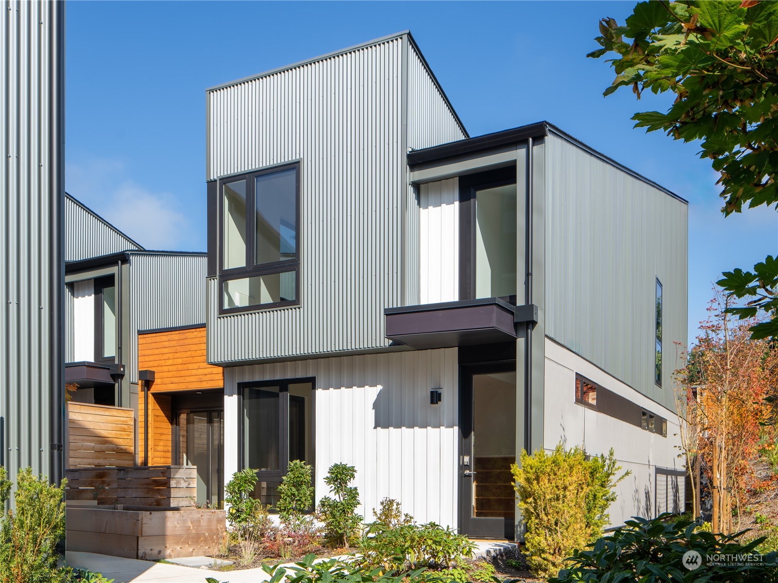 220 Canopy Path NW