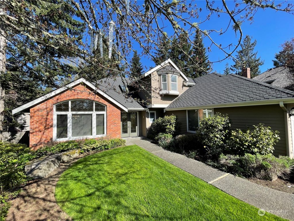 Photo of 4421 244th Place SE, Sammamish, WA 98029 (MLS # 2208521)