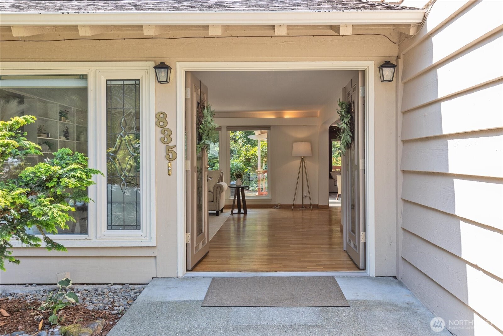 835 SW Marine View Circle