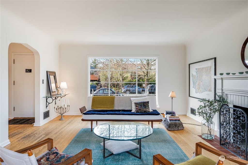 Photo of 2006 McGilvra Boulevard E, Seattle, WA 98112 (MLS # 2195390)