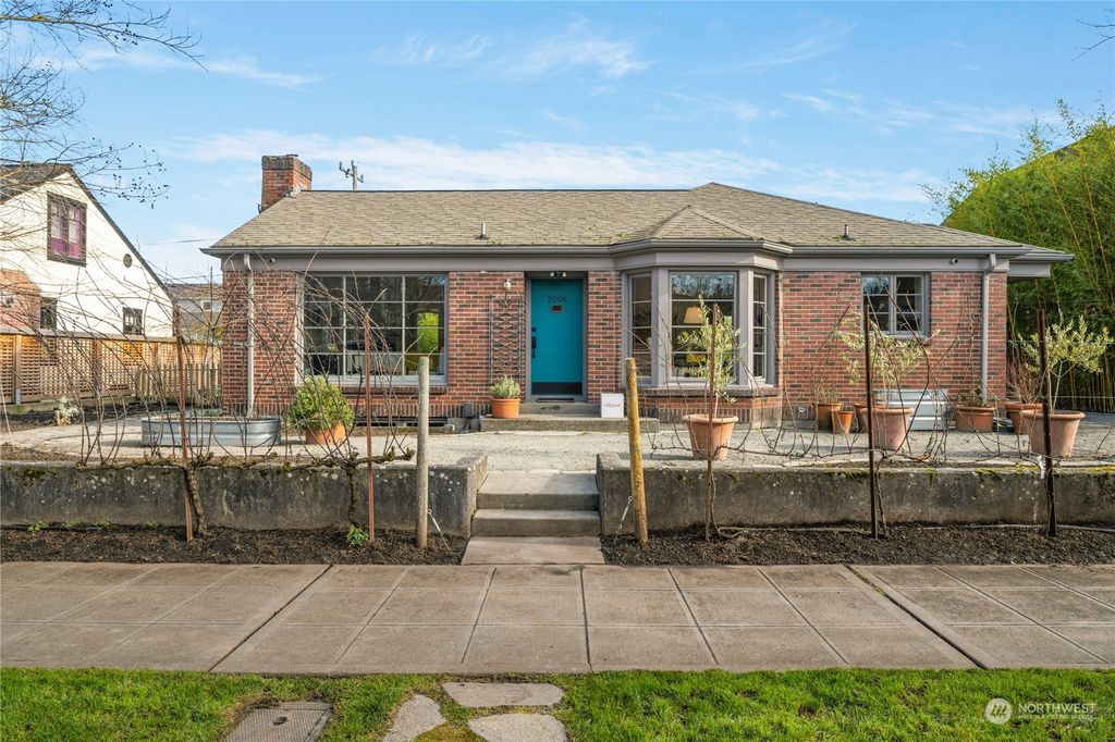 Photo of 2006 McGilvra Boulevard E, Seattle, WA 98112 (MLS # 2195390)