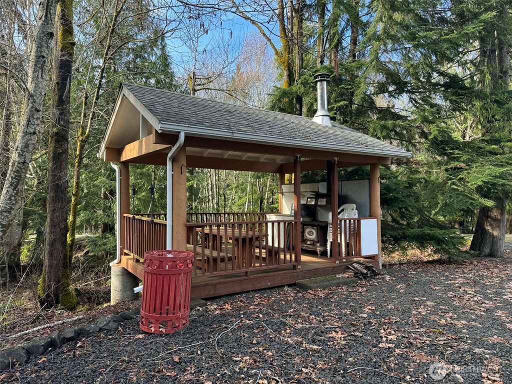 Photo of 431 SE Alpine Avenue, Shelton, WA 98584 (MLS # 2493693)