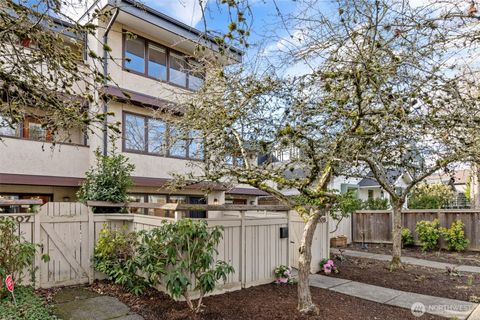 Photo of 2009 42nd Avenue E, Seattle, WA 98112 (MLS # 2518515)