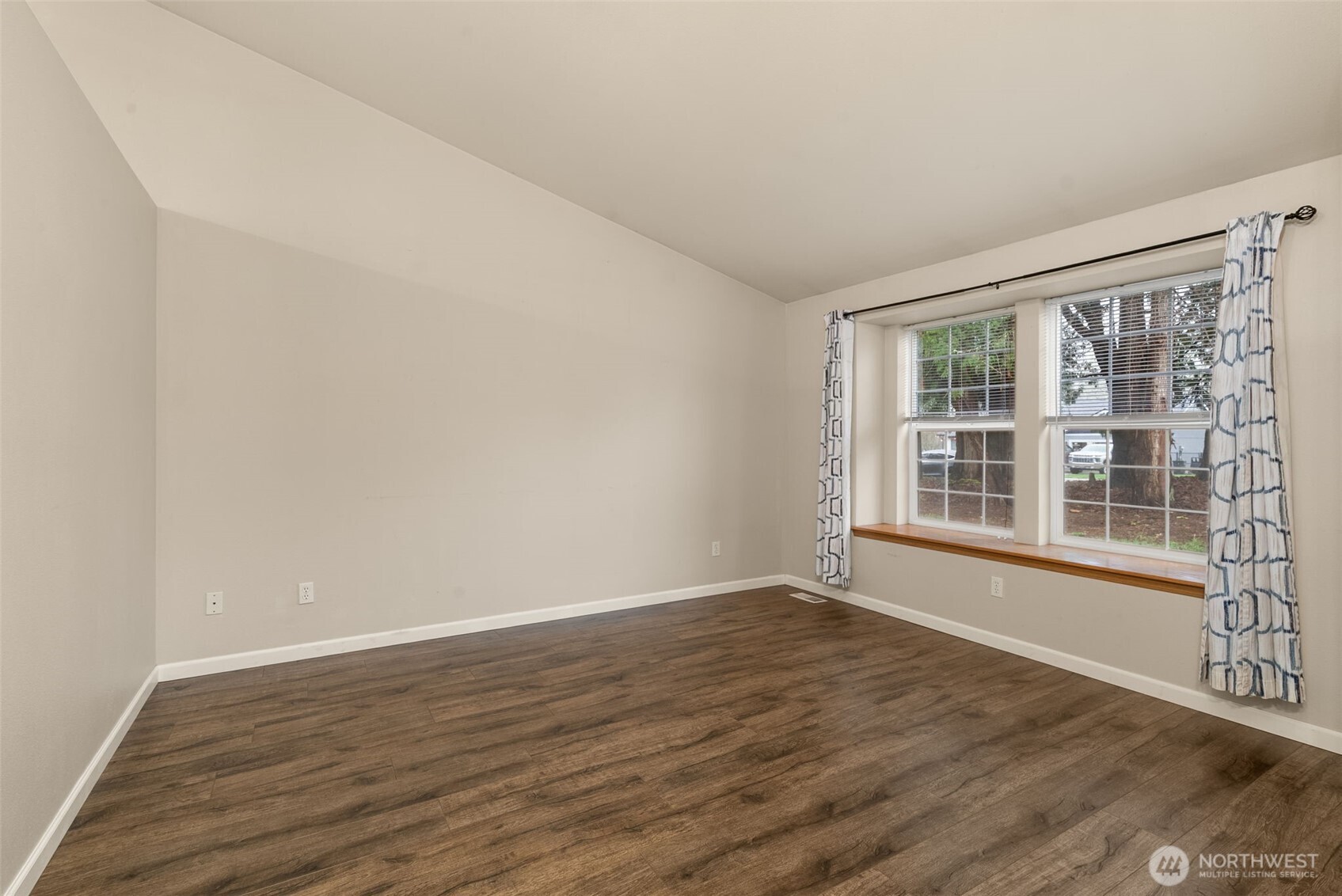 9208 321st Street Ct E