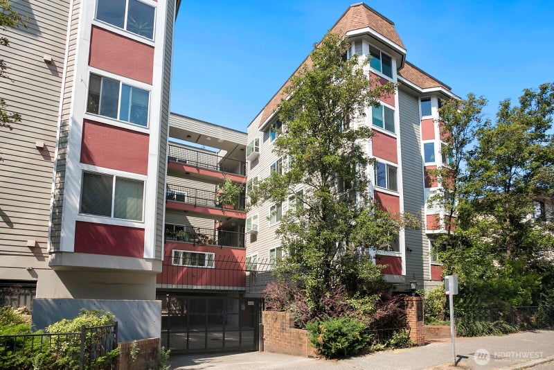 1617 Summit Avenue 42