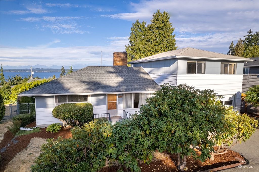 Photo of 20137 21st Avenue NW, Shoreline, WA 98177 (MLS # 1989887)