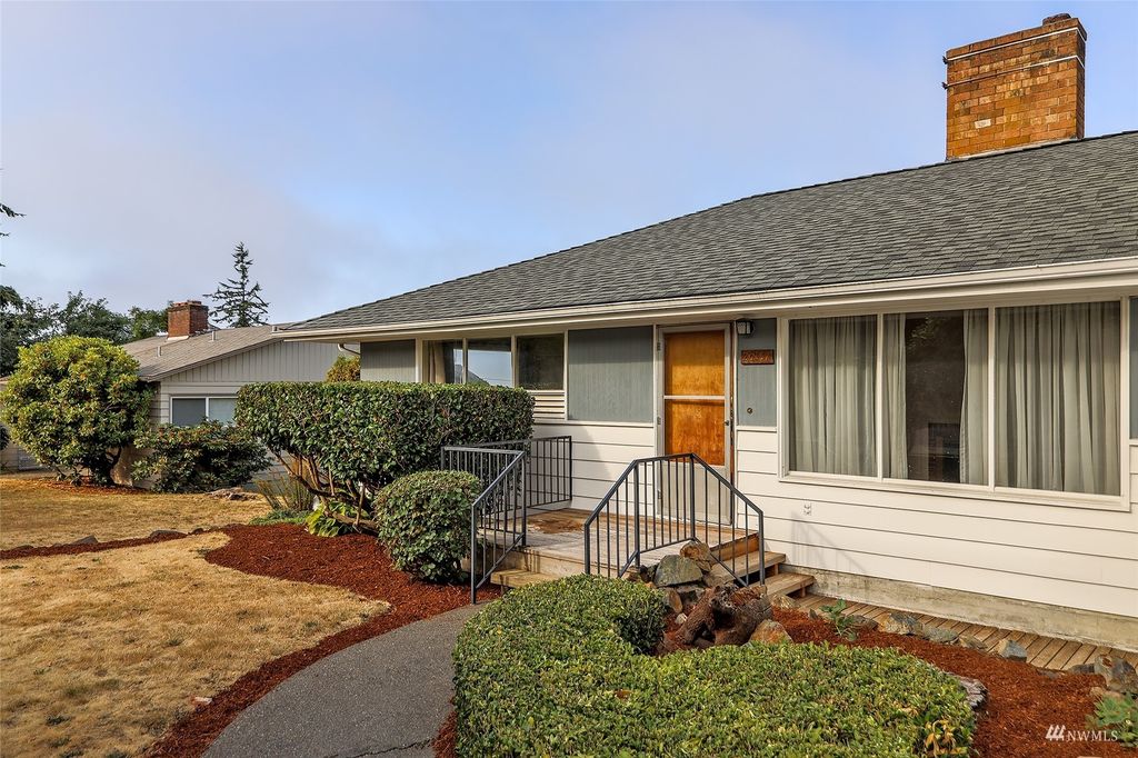 Photo of 20137 21st Avenue NW, Shoreline, WA 98177 (MLS # 1989887)