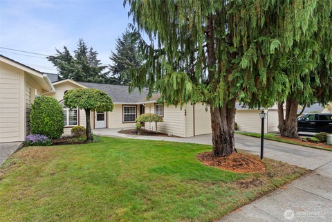 Photo of 123 Robert Frost Drive, Centralia, WA 98531 (MLS # 2585242)