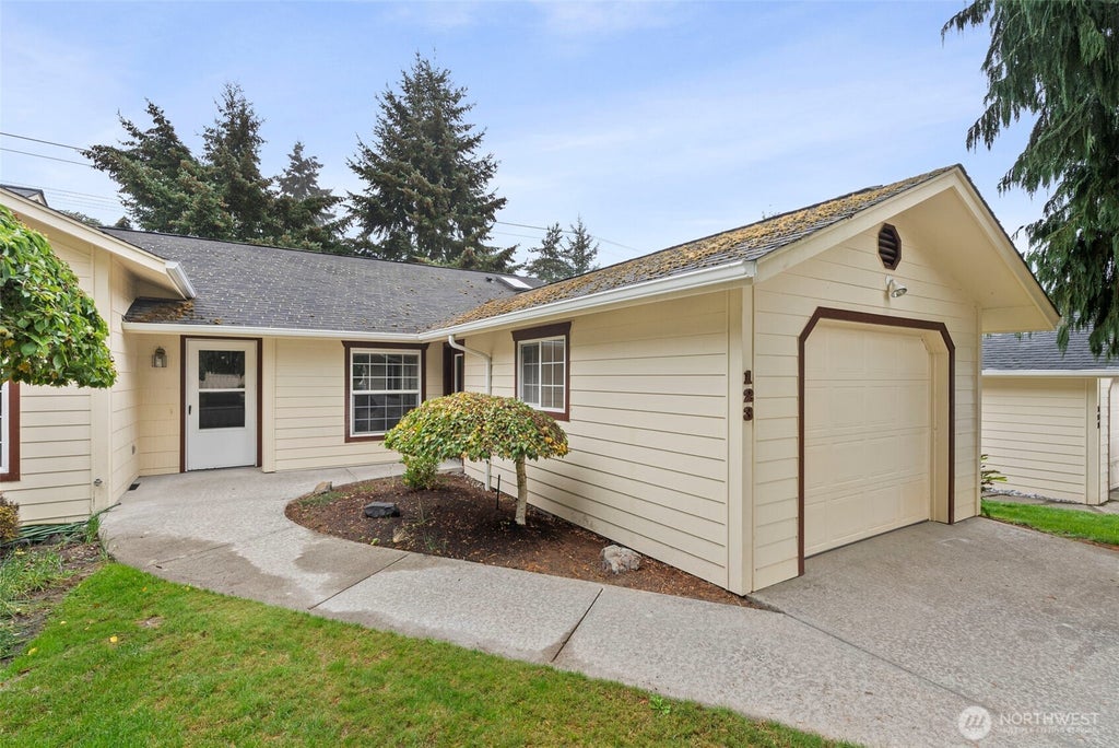 Photo of 123 Robert Frost Drive, Centralia, WA 98531 (MLS # 2585242)