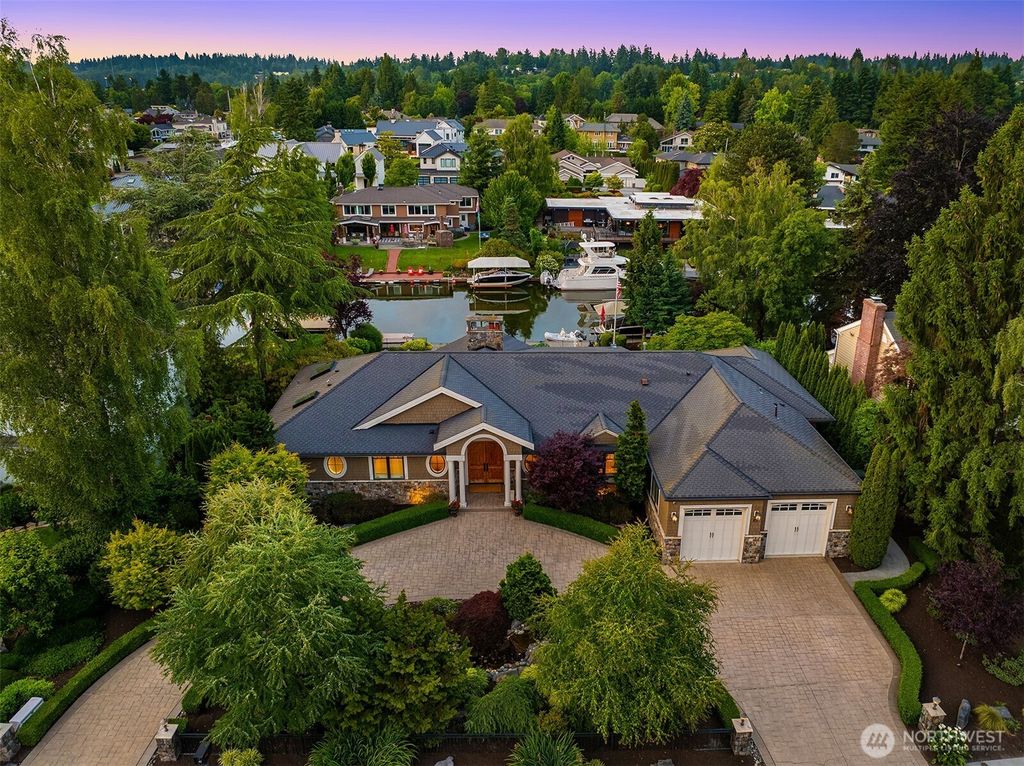 Photo of 67 Cascade Key, Bellevue, WA 98006 (MLS # 2432056)
