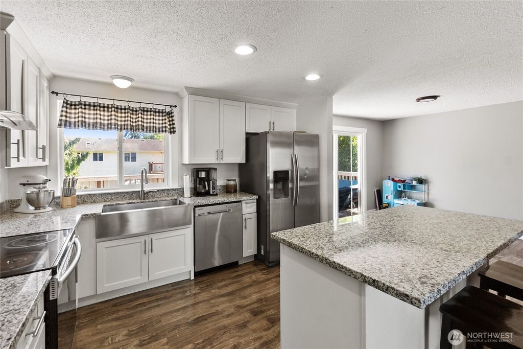 Photo of 6122 St NE 99th St, Marysville, WA 98270 (MLS # 2404645)
