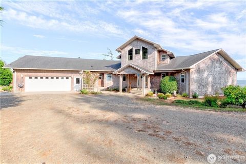 Photo of 194 SW Robert Gray Drive, Ilwaco, WA 98624 (MLS # 2512580)