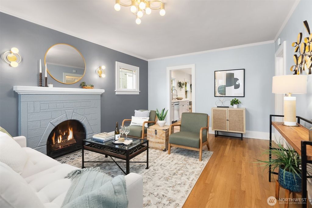 Photo of 832 NW 67th Street, Seattle, WA 98117 (MLS # 2490198)