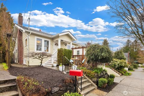 Photo of 832 NW 67th Street, Seattle, WA 98117 (MLS # 2490198)