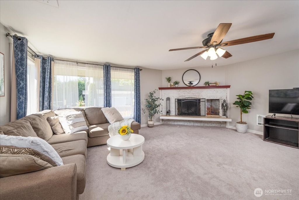 Photo of 1028 135th St SW Unit #29 St, Everett, WA 98204 (MLS # 2436554)