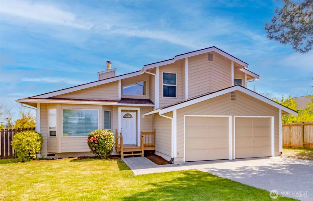 Photo of 34126 30th Avenue SW, Federal Way, WA 98023 (MLS # 2329158)