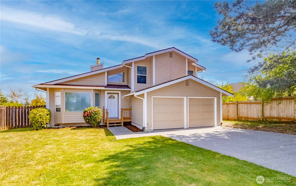 Photo of 34126 30th Avenue SW, Federal Way, WA 98023 (MLS # 2329158)