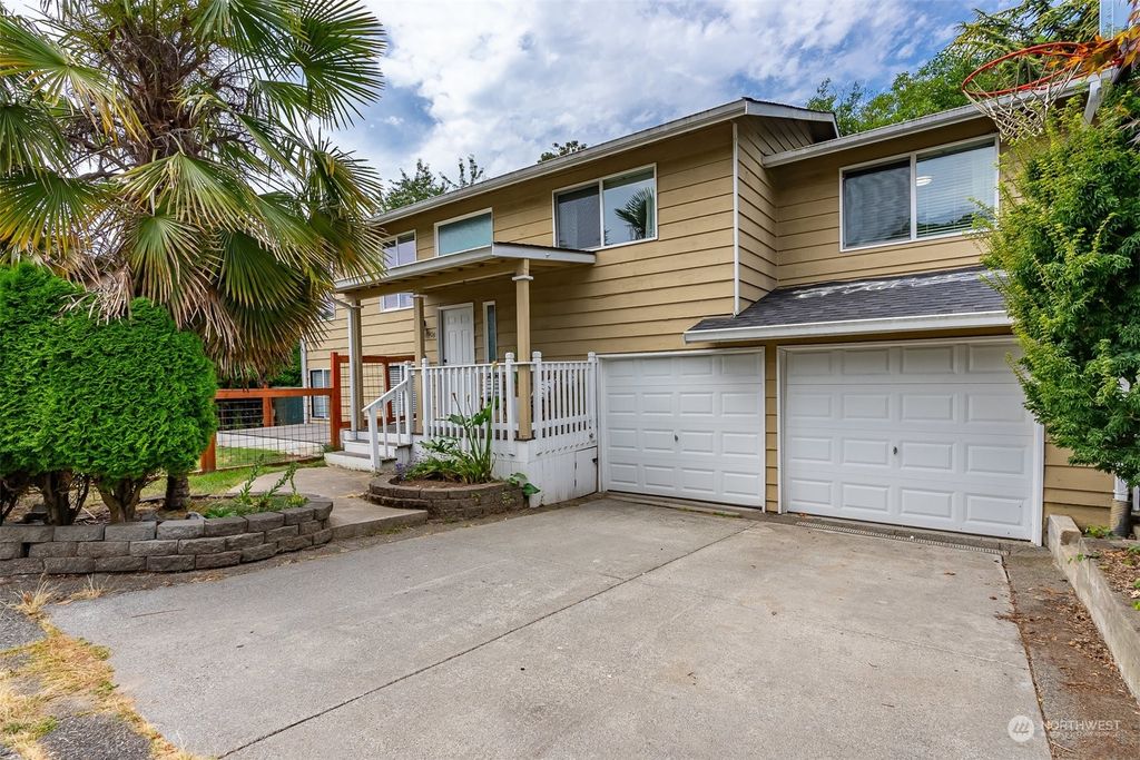 Photo of 5808 60th Drive NE, Marysville, WA 98270 (MLS # 2265535)
