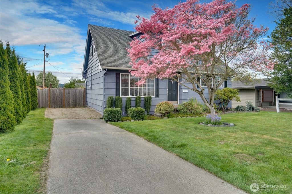 Photo of 509 B Street NE, Auburn, WA 98002 (MLS # 2509589)