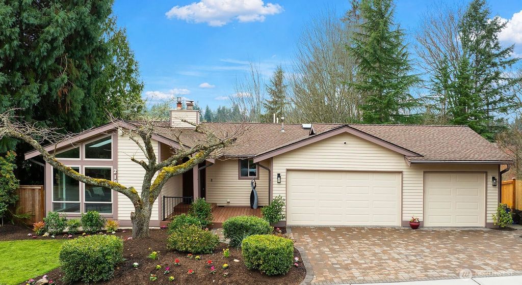 Photo of 2105 135th Place SE, Bellevue, WA 98005 (MLS # 2487668)
