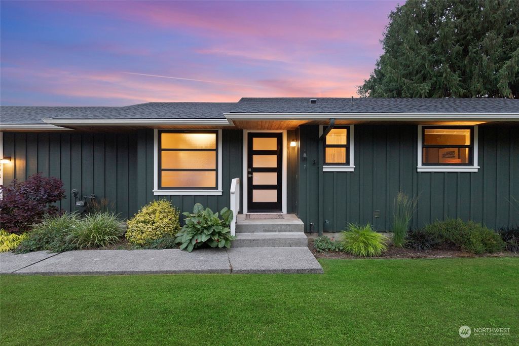 Photo of 13931 Kenwanda Drive, Snohomish, WA 98296 (MLS # 2148959)