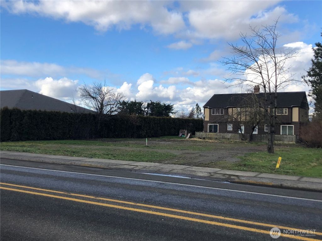 Photo of 207 E Main Street, Everson, WA 98247 (MLS # 2471005)