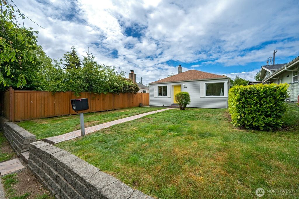 Photo of 7929 34th Avenue SW, Seattle, WA 98126 (MLS # 2376476)